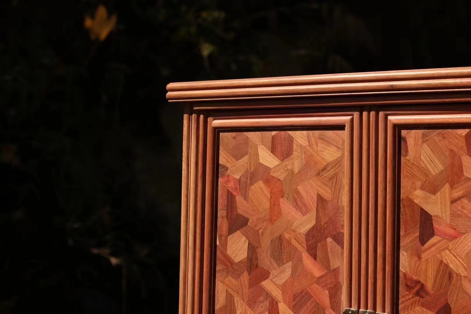 拼花面板瓜棱腿圆角柜