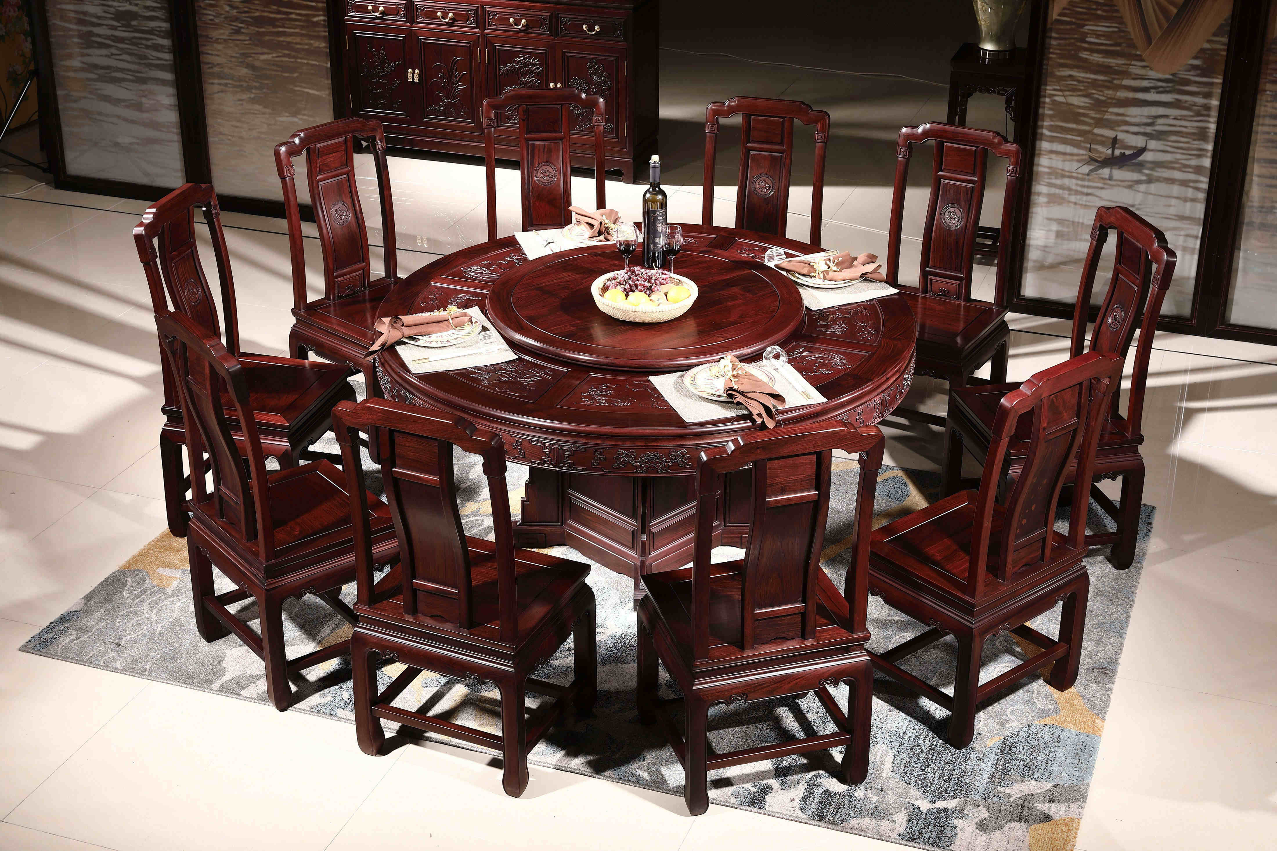 国色天香圆餐桌